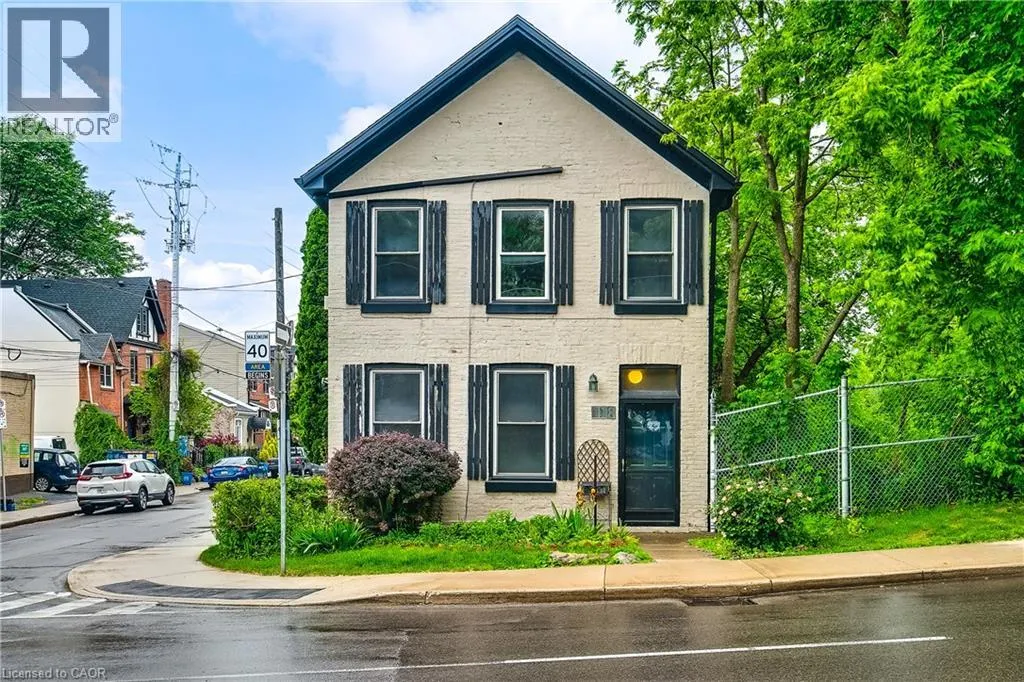 118 QUEEN Street S