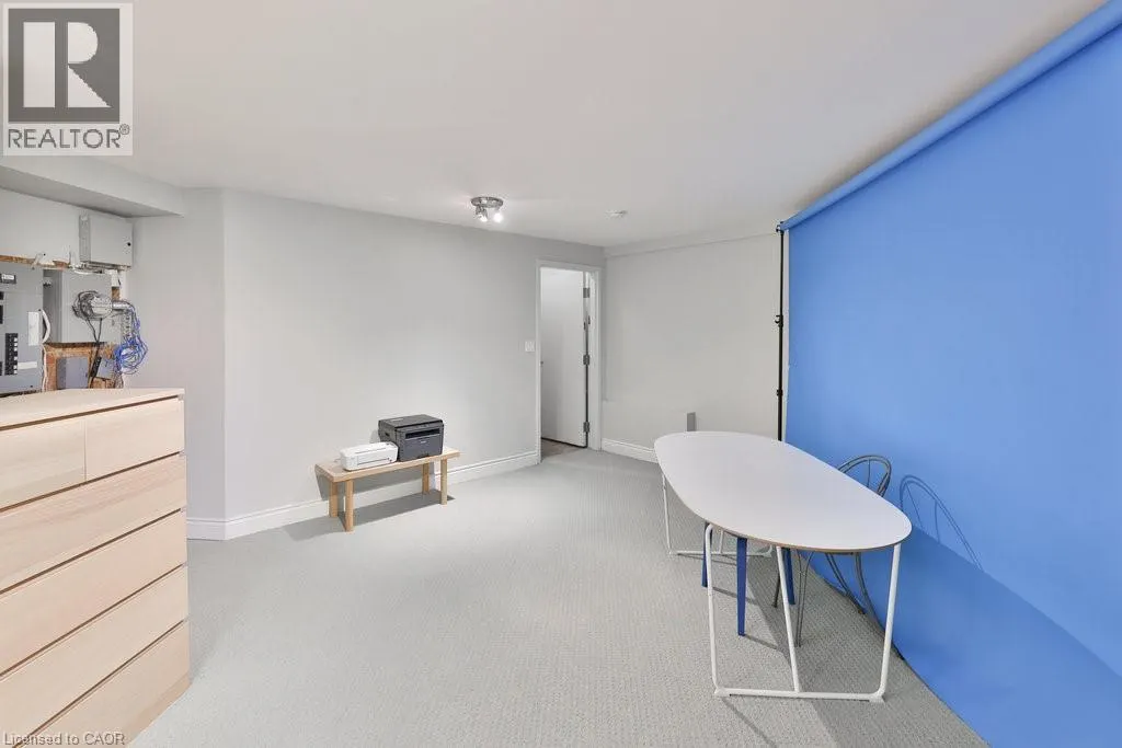 120 BRONTE Road Unit# 8, #8