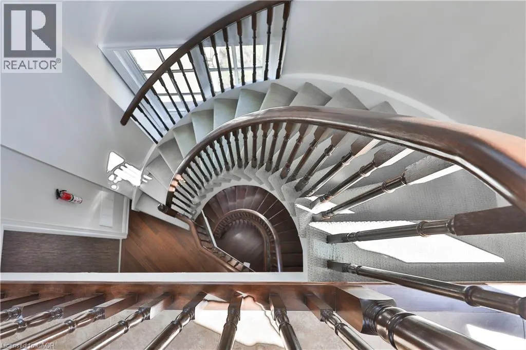 120 BRONTE Road Unit# 8, #8