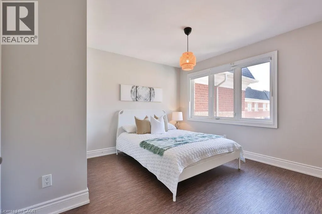120 BRONTE Road Unit# 8, #8