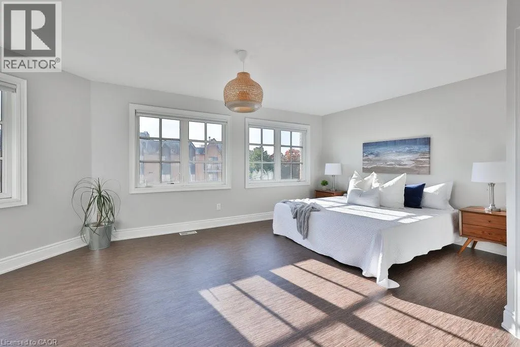 120 BRONTE Road Unit# 8, #8