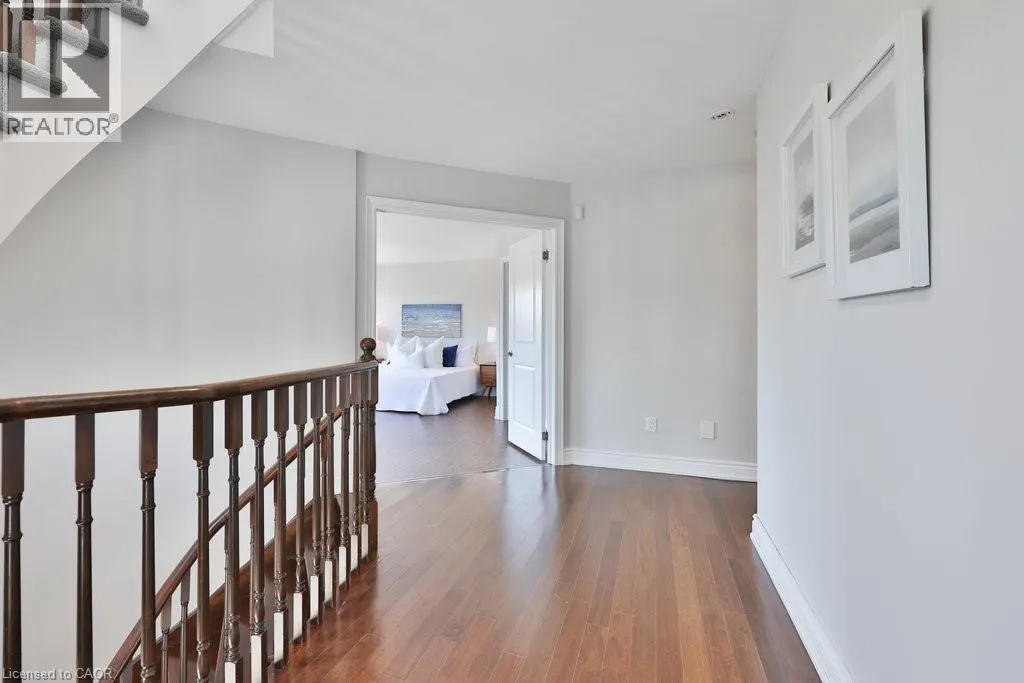 120 BRONTE Road Unit# 8, #8