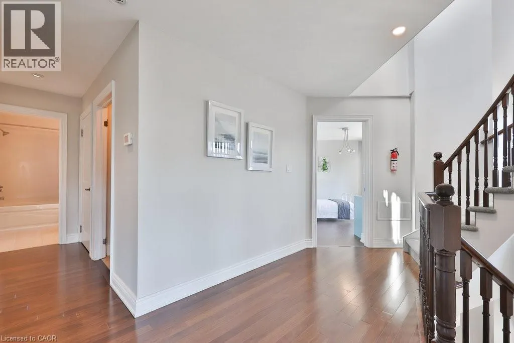 120 BRONTE Road Unit# 8, #8
