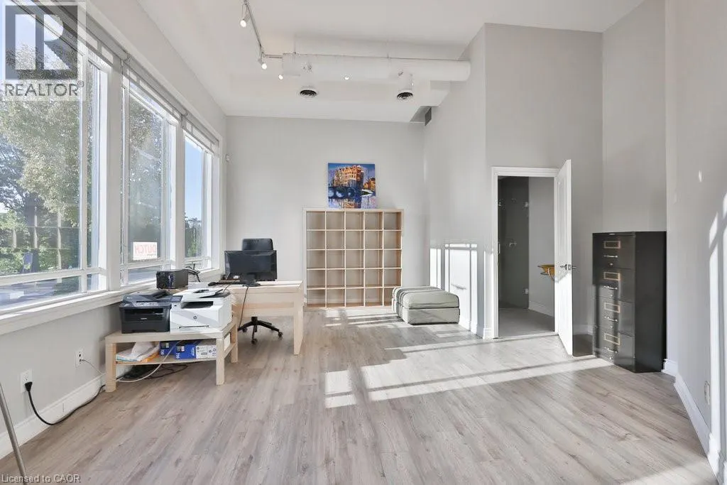 120 BRONTE Road Unit# 8, #8