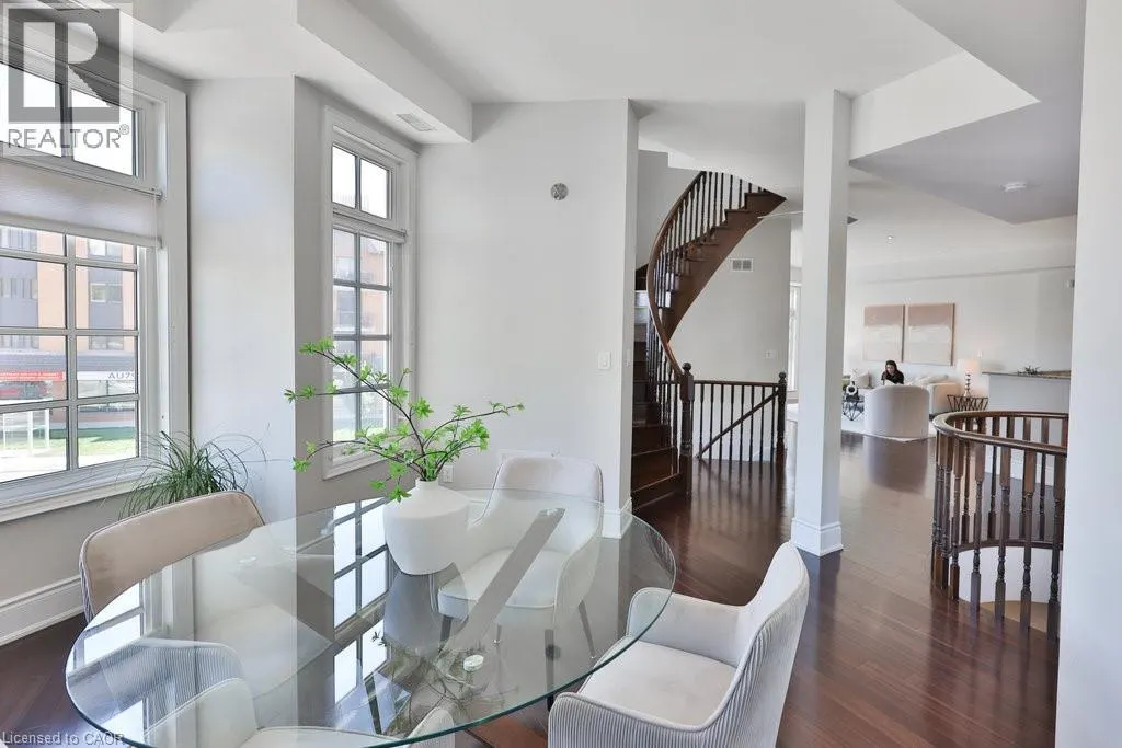 120 BRONTE Road Unit# 8, #8