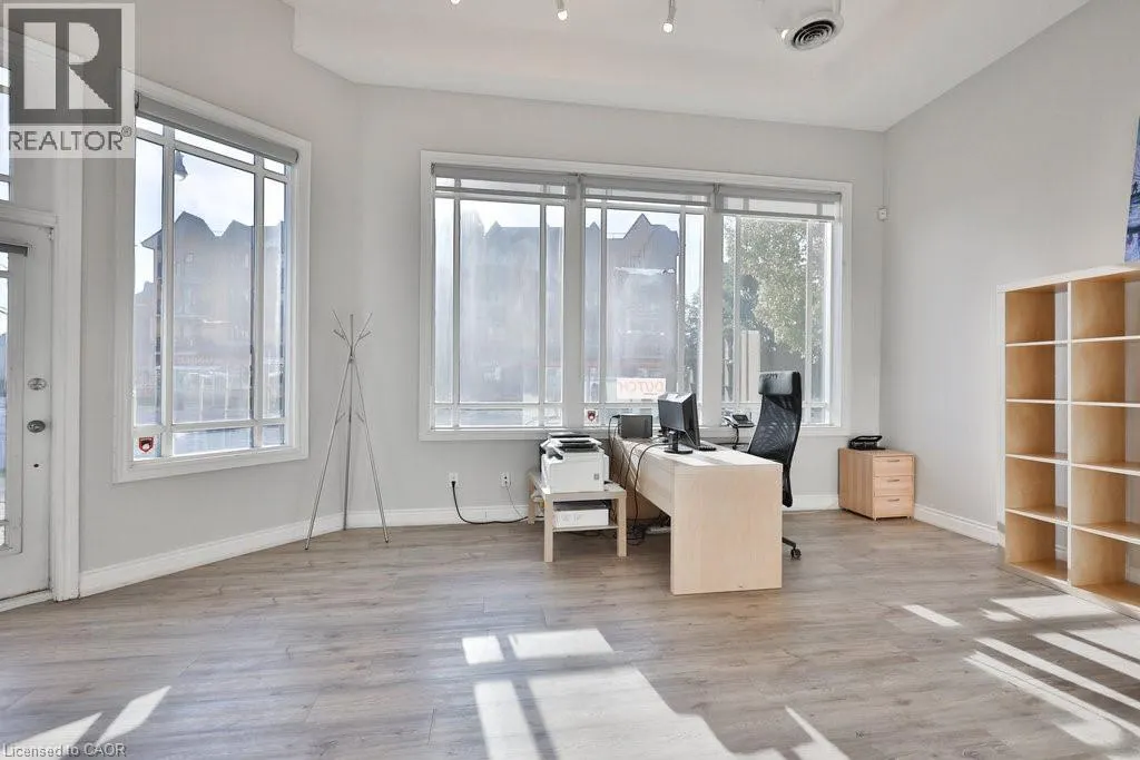 120 BRONTE Road Unit# 8, #8