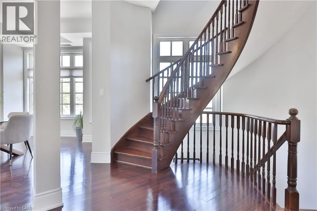 120 BRONTE Road Unit# 8, #8