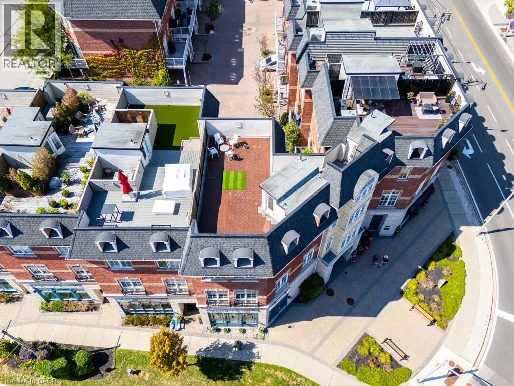 120 BRONTE Road Unit# 8, #8