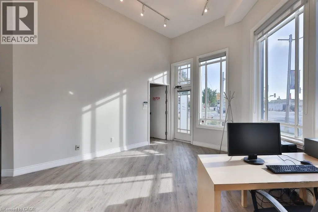 120 BRONTE Road Unit# 8, #8