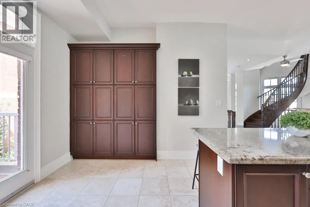 120 BRONTE Road Unit# 8, #8