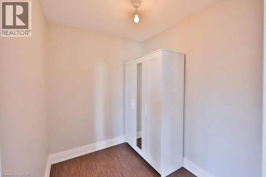 120 BRONTE Road Unit# 8, #8