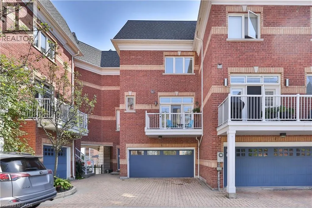 120 BRONTE Road Unit# 8, #8