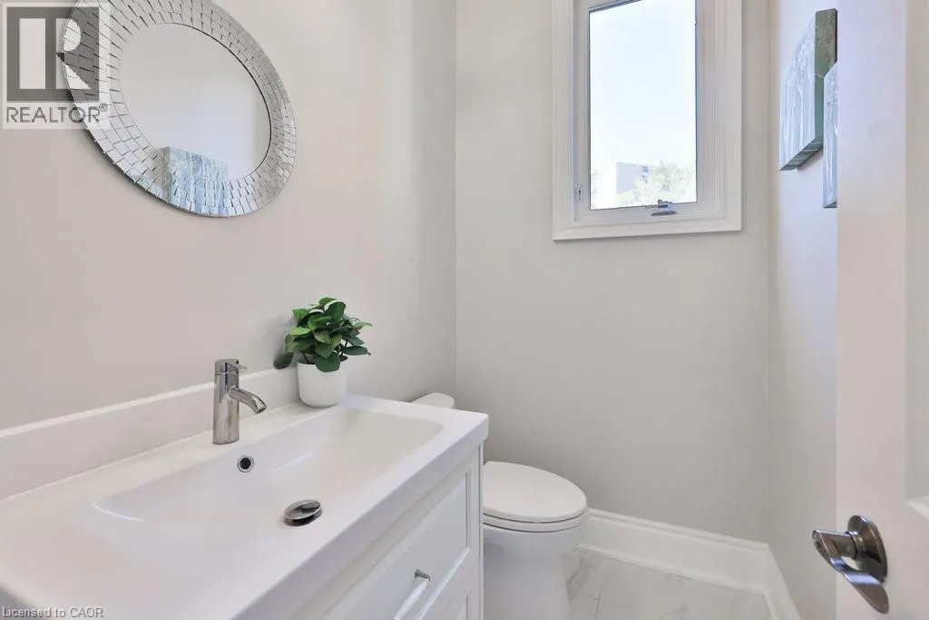 120 BRONTE Road Unit# 8, #8