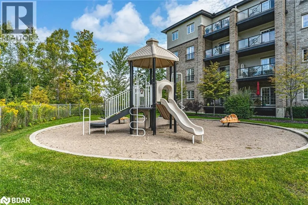 40 FERNDALE Drive S Unit# 402, #402
