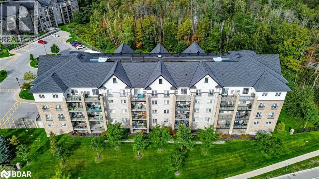 40 FERNDALE Drive S Unit# 402, #402