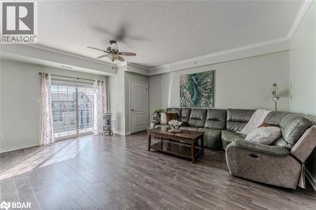 40 FERNDALE Drive S Unit# 402, #402