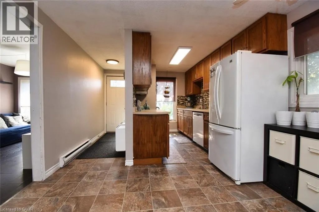 302 LINDEN Drive