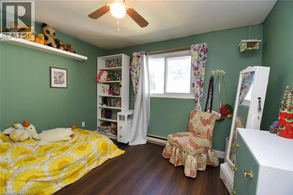 302 LINDEN Drive