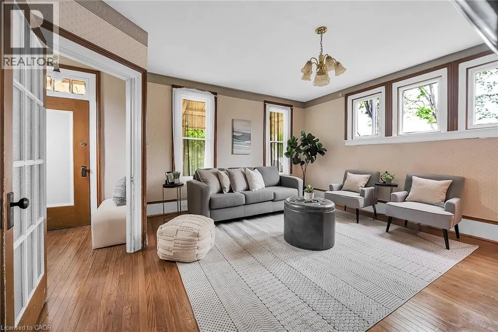 7 GREENOCK Street E