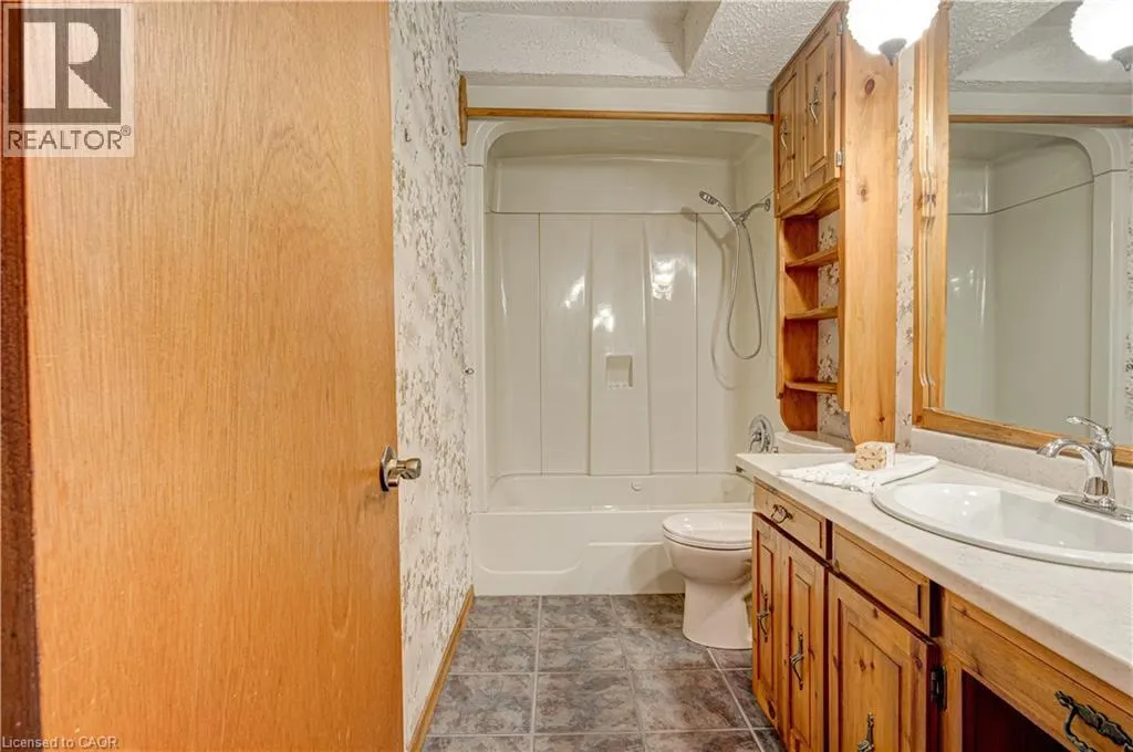 107 LAURIS Avenue