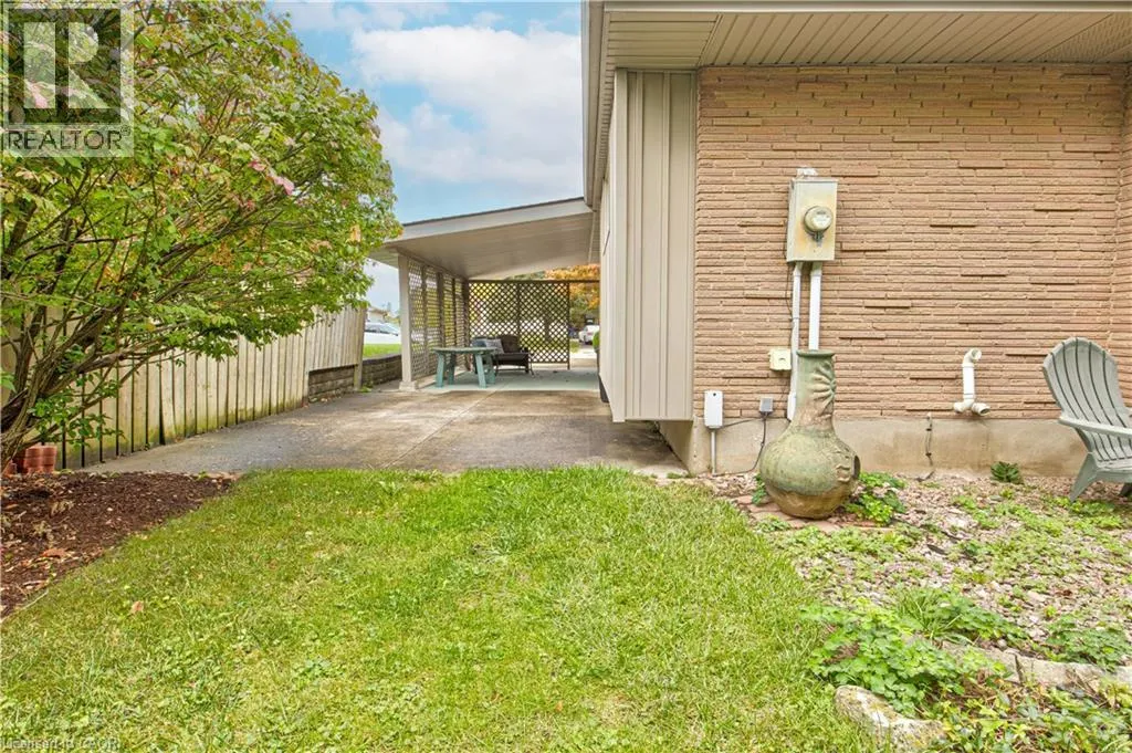 107 LAURIS Avenue
