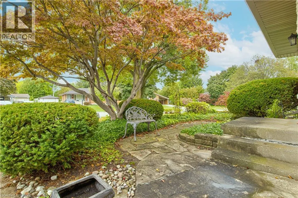 107 LAURIS Avenue