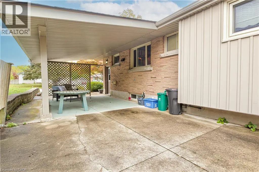 107 LAURIS Avenue
