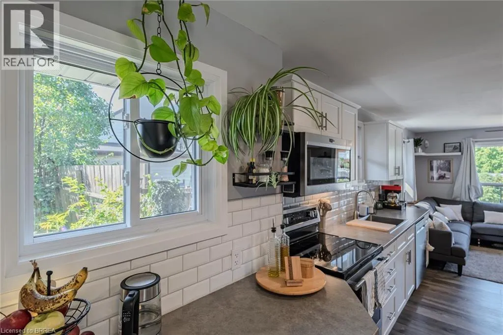 37 TWELFTH Avenue
