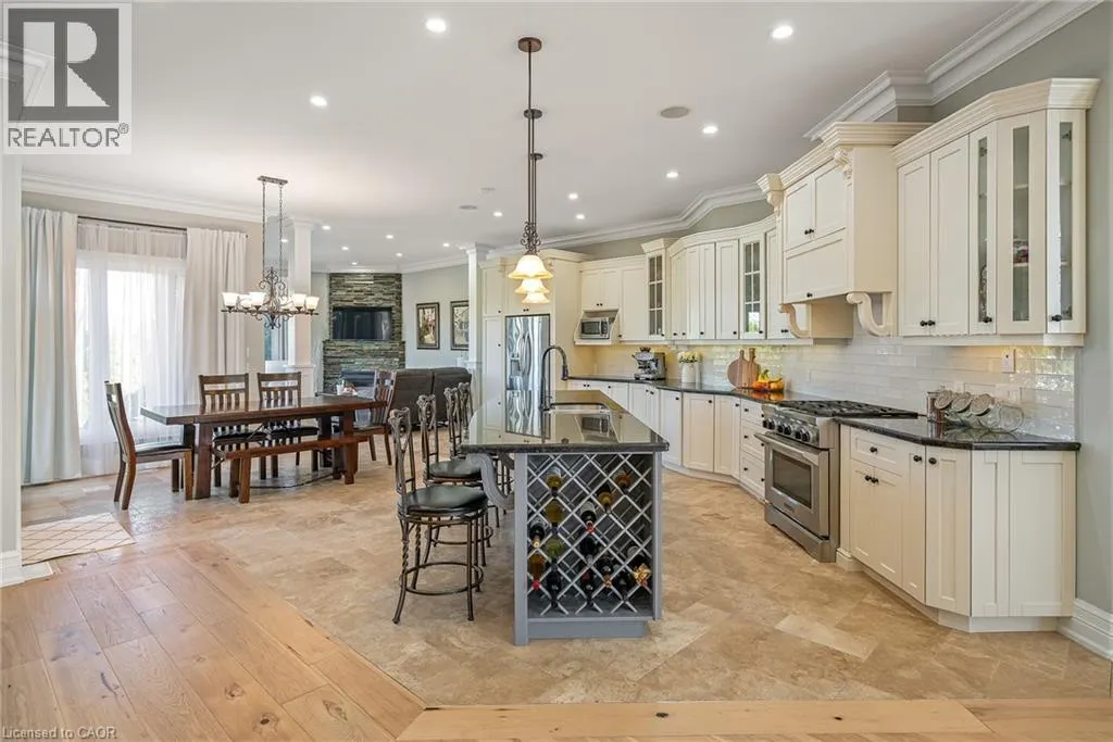 7 SANDALWOOD Crescent