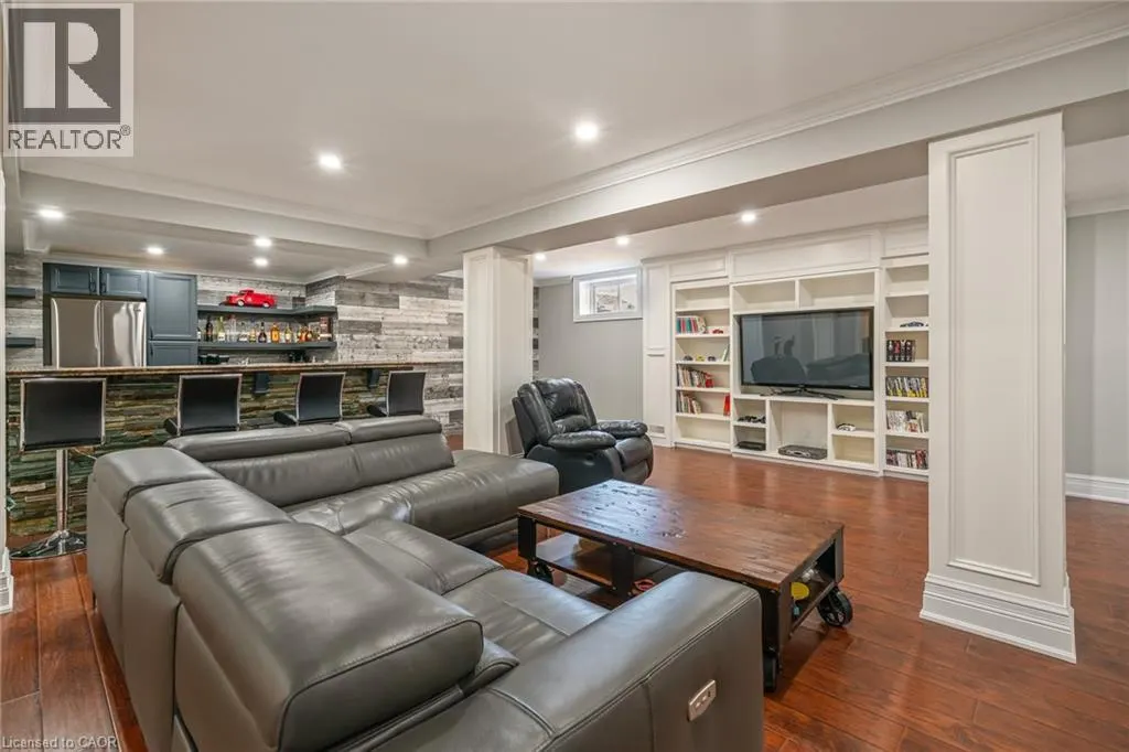 7 SANDALWOOD Crescent