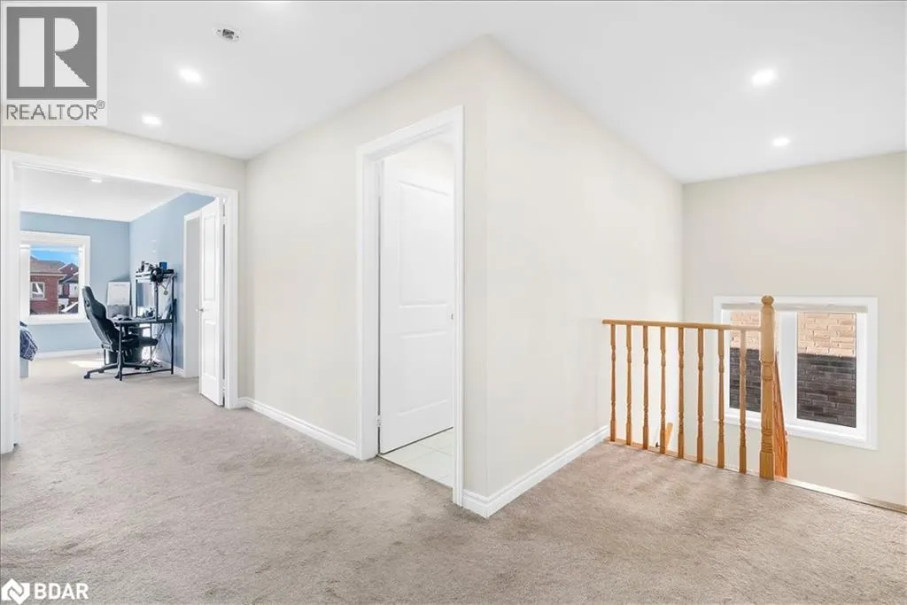1033 BARTON WAY