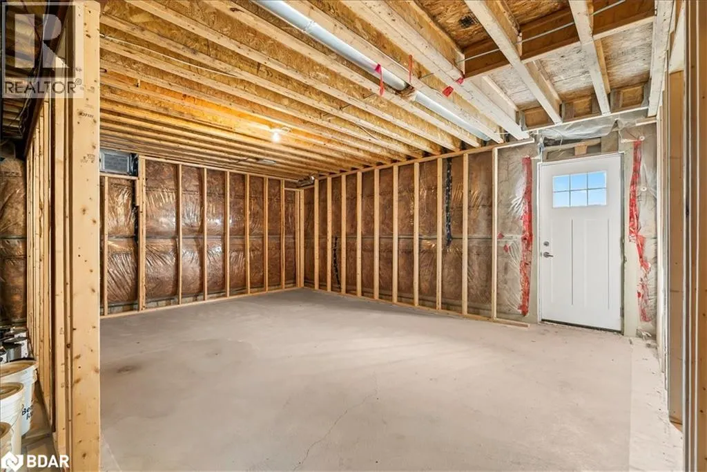 1033 BARTON WAY
