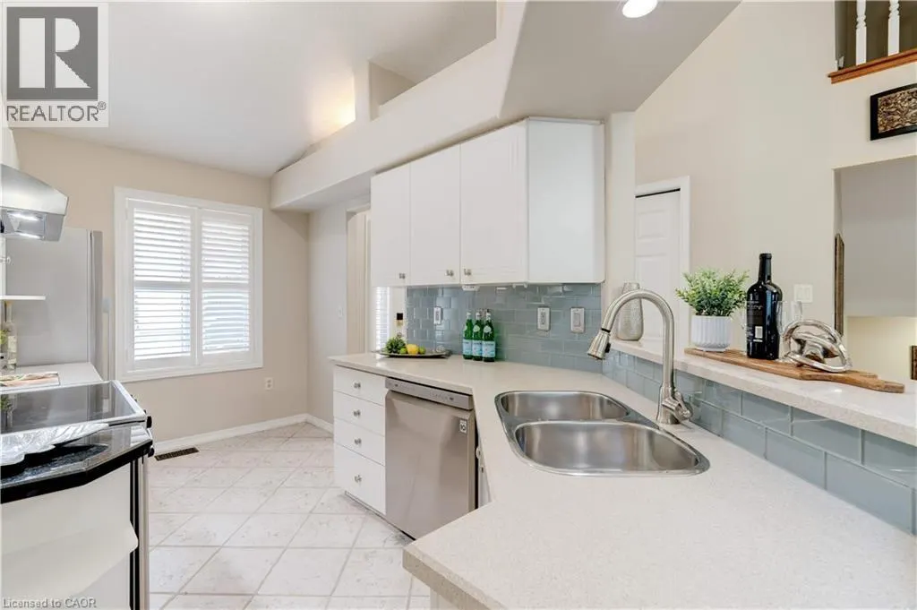2774 KING Street E Unit# 10, #10