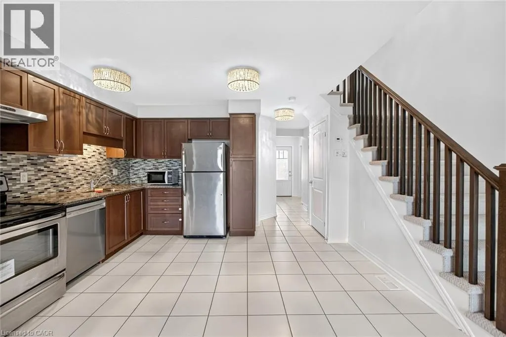 34 ARLINGTON Crescent