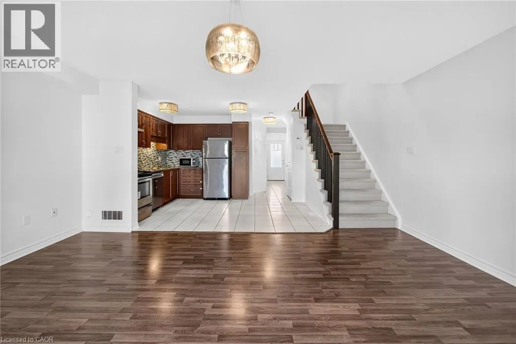 34 ARLINGTON Crescent