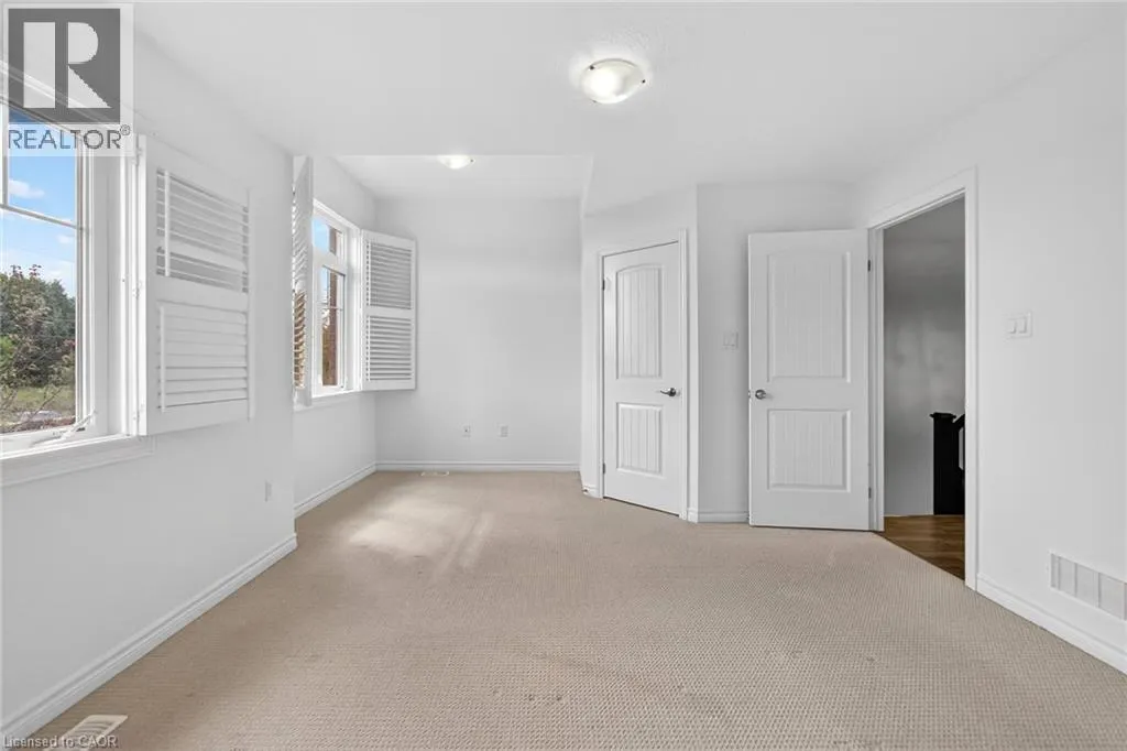 34 ARLINGTON Crescent