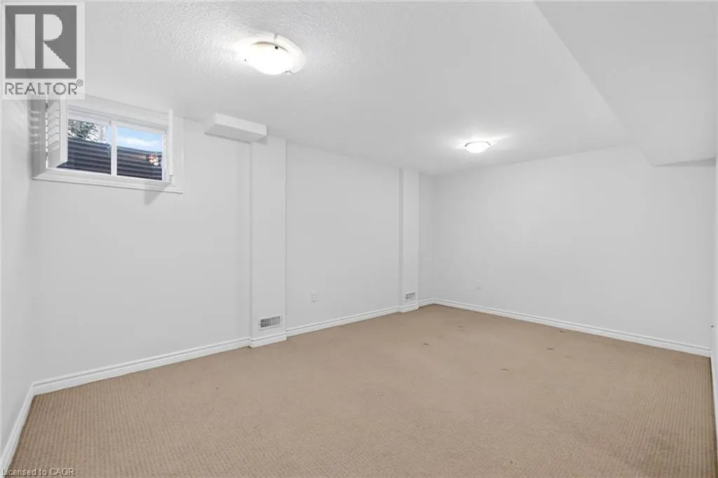 34 ARLINGTON Crescent