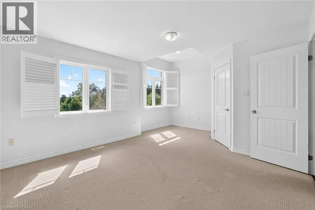 34 ARLINGTON Crescent