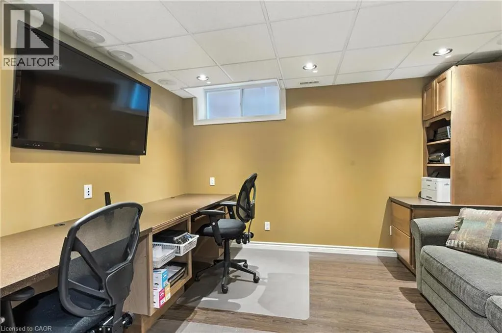 114 ARMOUR Crescent