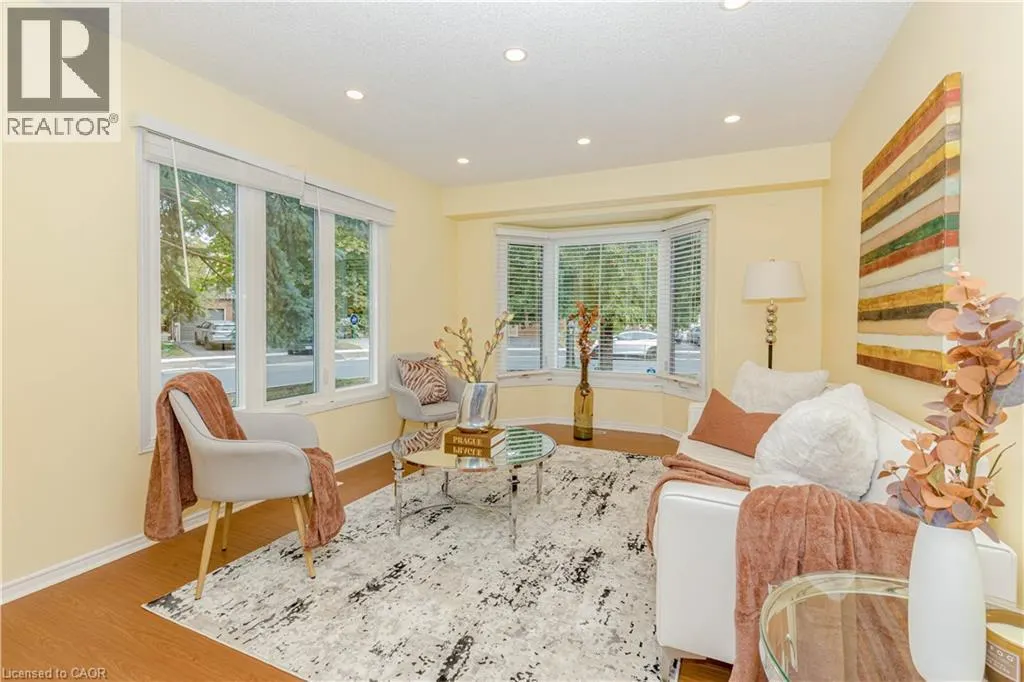 5028 NORTHERN LIGHTS Circle