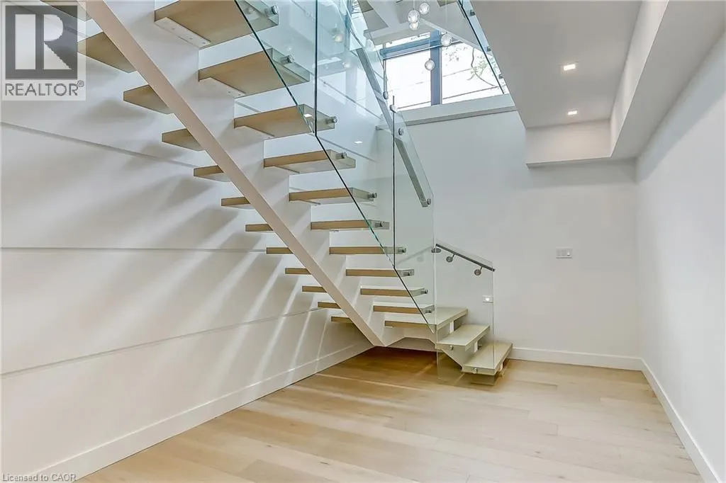 421 CHARTWELL Road