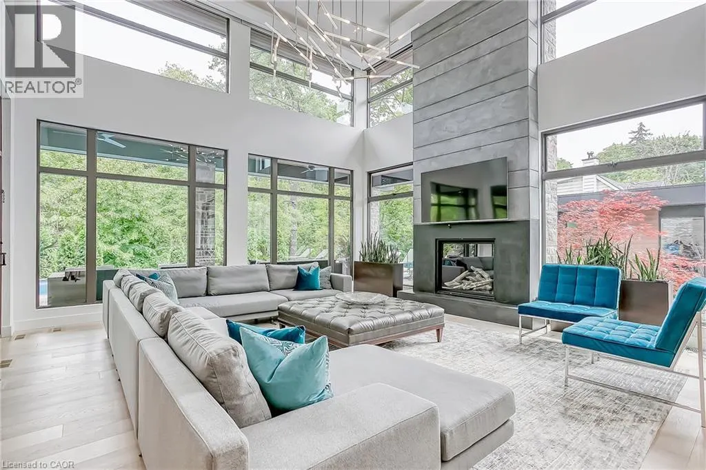 421 CHARTWELL Road