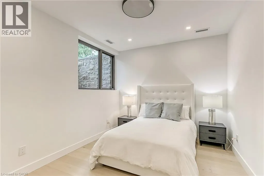 421 CHARTWELL Road