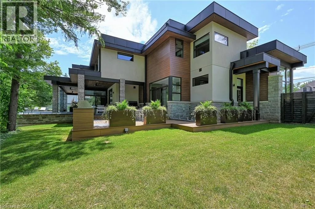 421 CHARTWELL Road