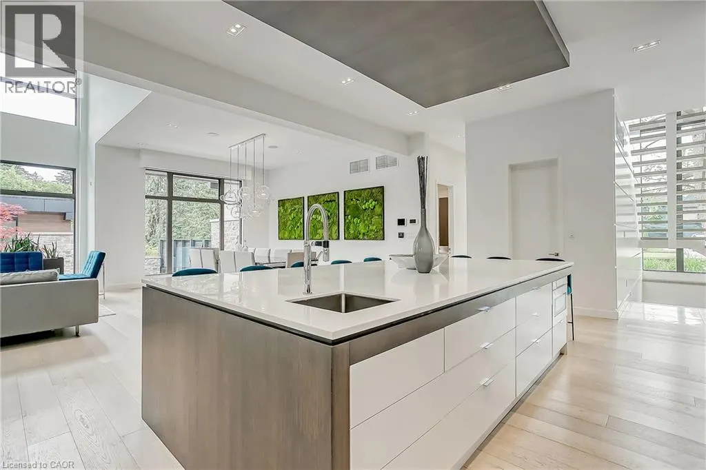421 CHARTWELL Road