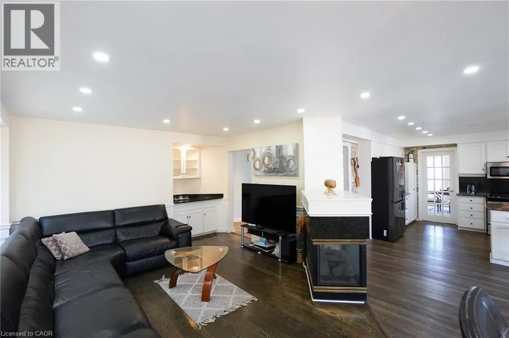 99 DONNICI Drive