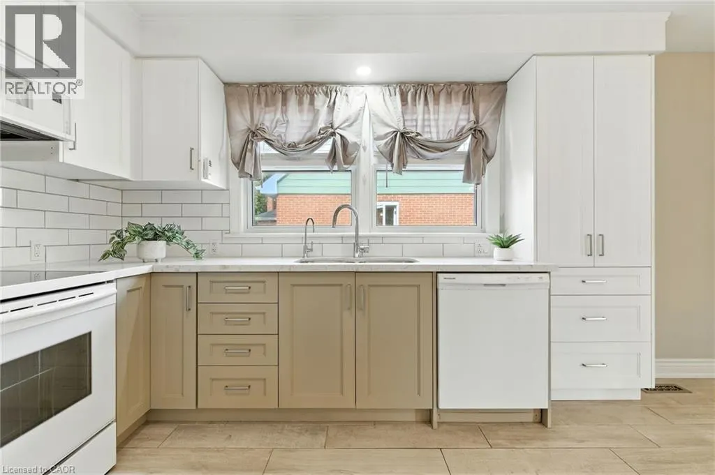 174 BROKER Drive