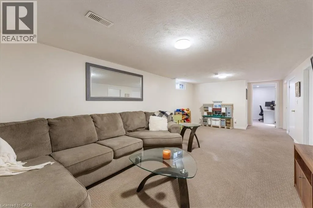 32 DONLY Drive N