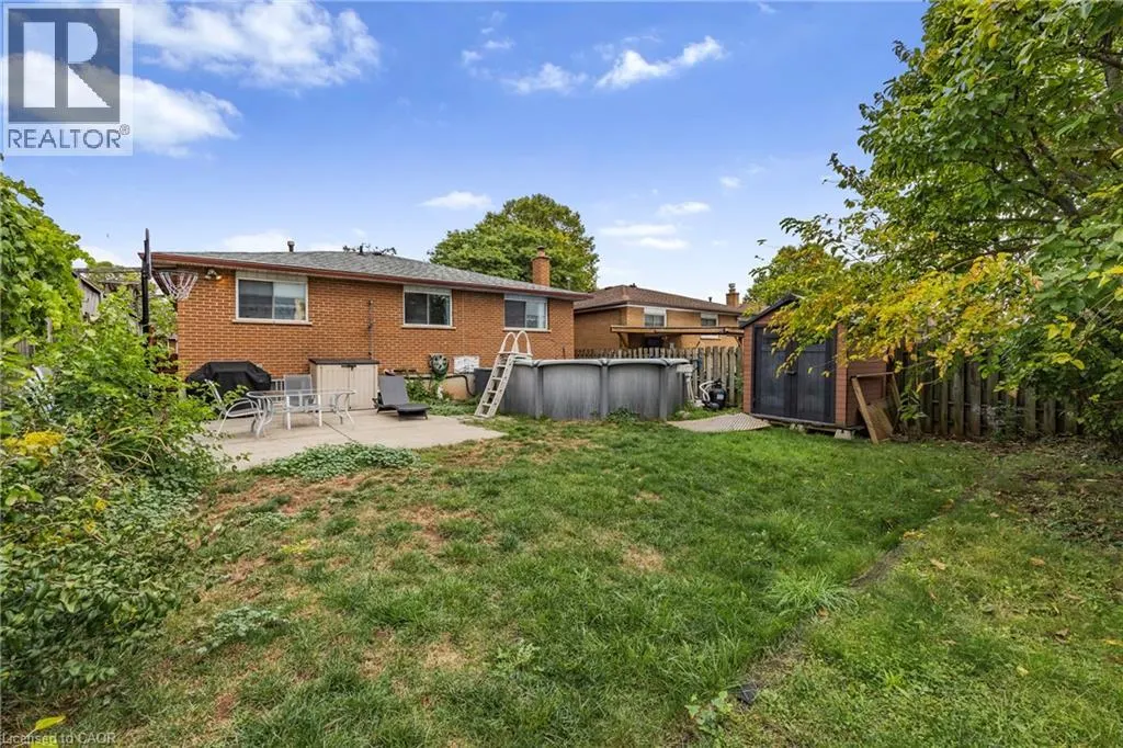 1196 DOWLAND Crescent