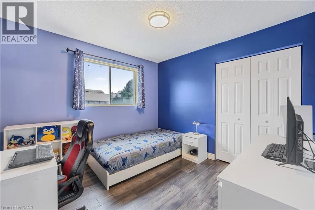 1196 DOWLAND Crescent